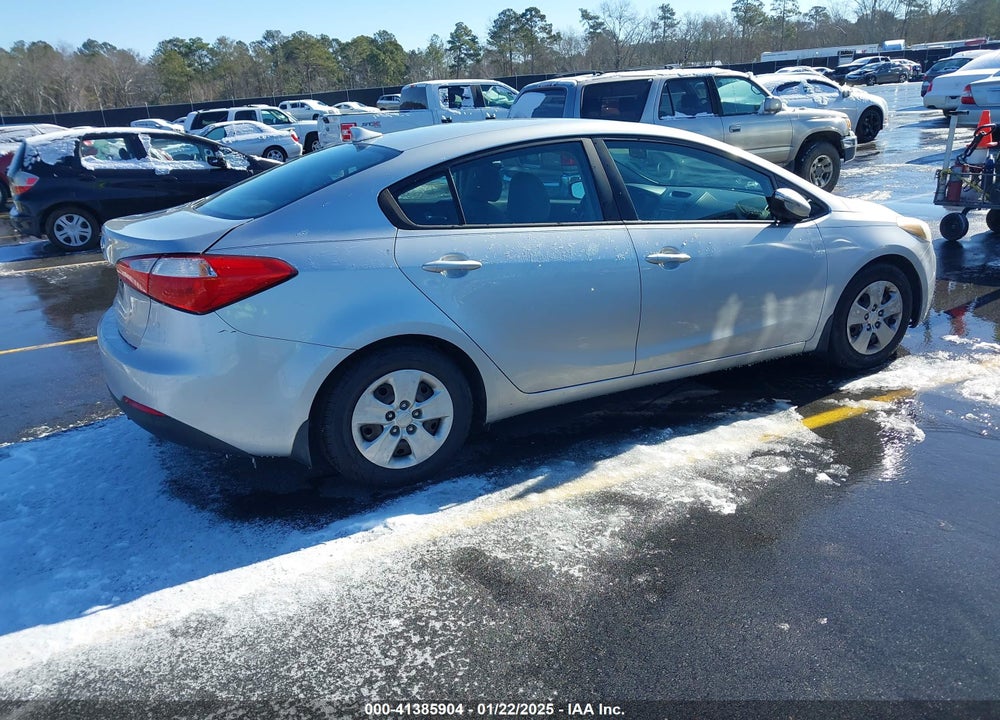 2015 KIA FORTE LX VIN: KNAFX4A69F5328624