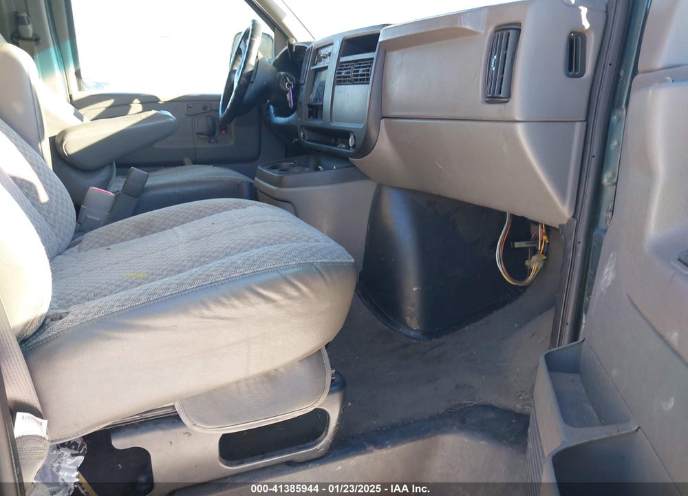 2005 CHEVROLET EXPRESS VIN: 1GNFH15T651204290