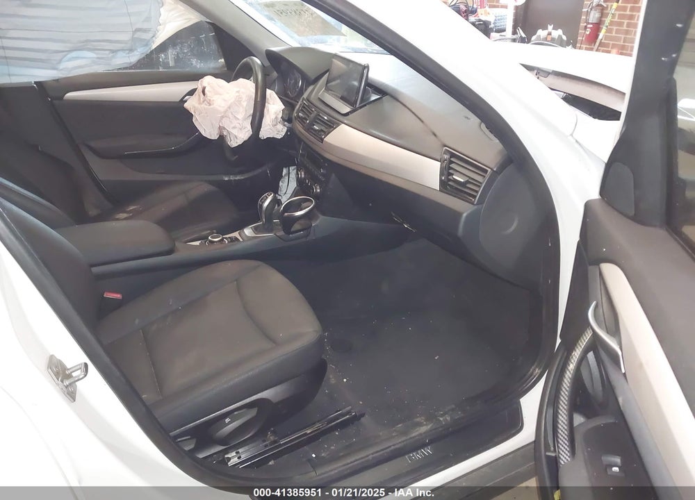 2014 BMW X1 XDRIVE28I VIN: WBAVL1C55EVY15683