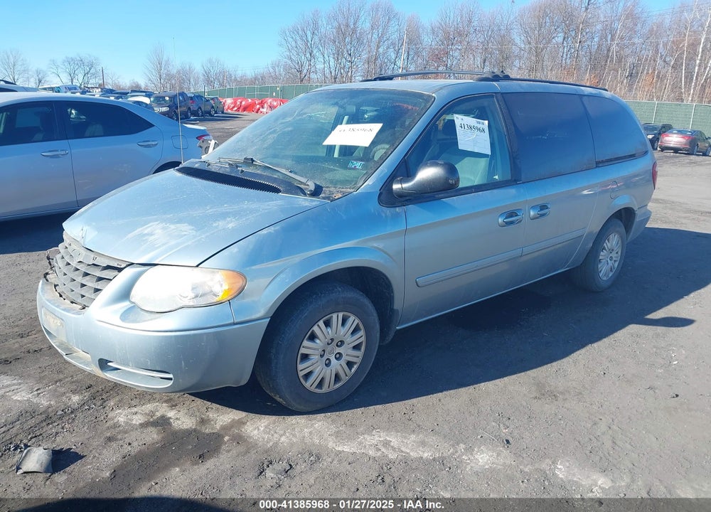 2005 CHRYSLER TOWN & COUNTRY LX VIN: 2C4GP44R15R303862