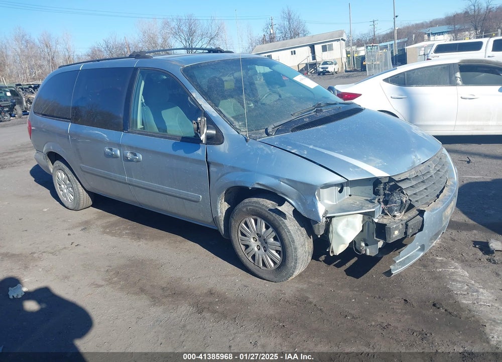 2005 CHRYSLER TOWN & COUNTRY LX VIN: 2C4GP44R15R303862