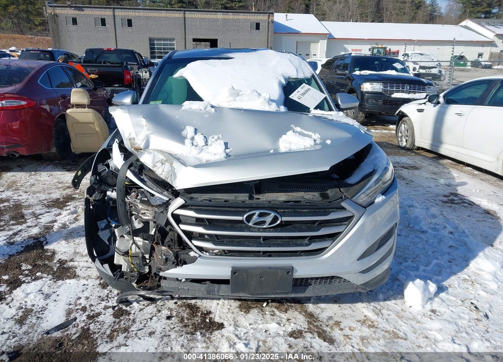 2018 HYUNDAI TUCSON SE VIN: KM8J2CA47JU694712