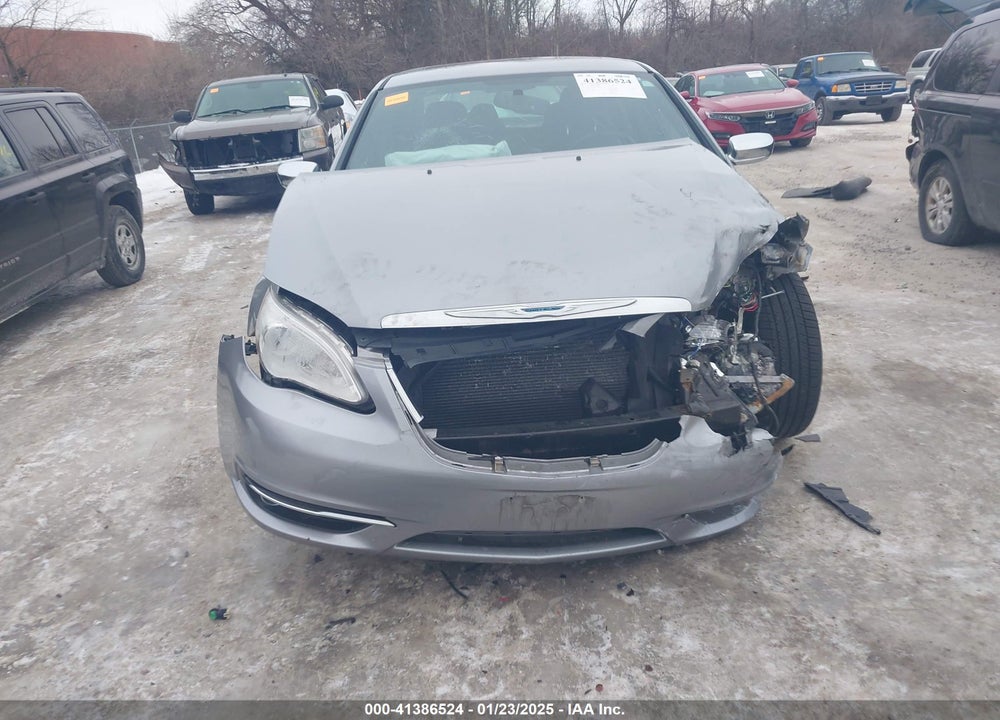 2014 CHRYSLER 200 VIN: 1C3CCBCG5EN135028