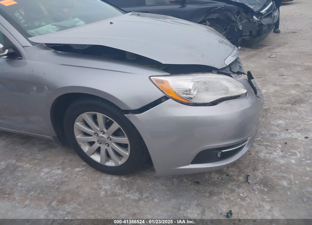 2014 CHRYSLER 200 VIN: 1C3CCBCG5EN135028