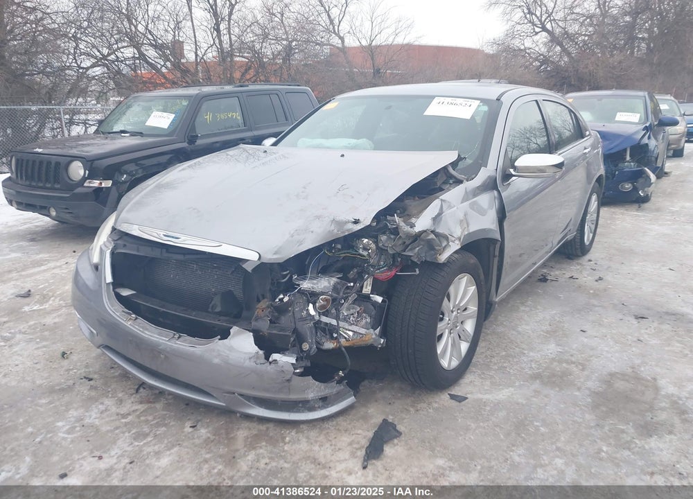 2014 CHRYSLER 200 VIN: 1C3CCBCG5EN135028