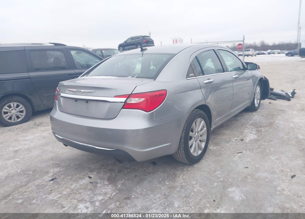 2014 CHRYSLER 200 VIN: 1C3CCBCG5EN135028