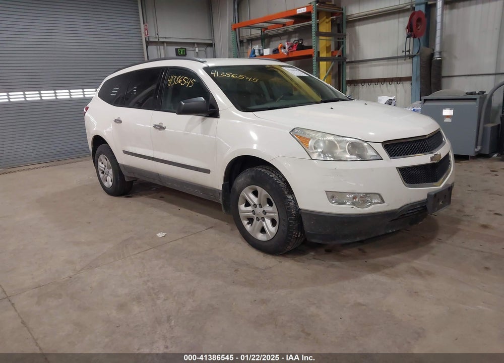 2011 CHEVROLET TRAVERSE LS VIN: 1GNKREED3BJ139115
