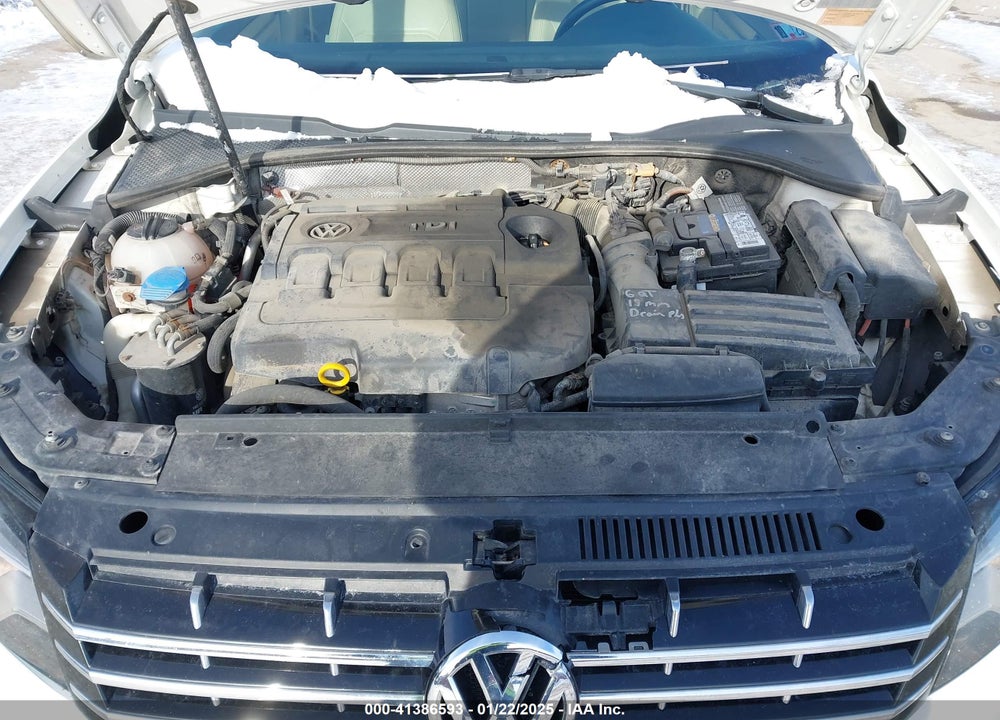 2015 VOLKSWAGEN PASSAT VIN: 1VWBV7A30FC013945