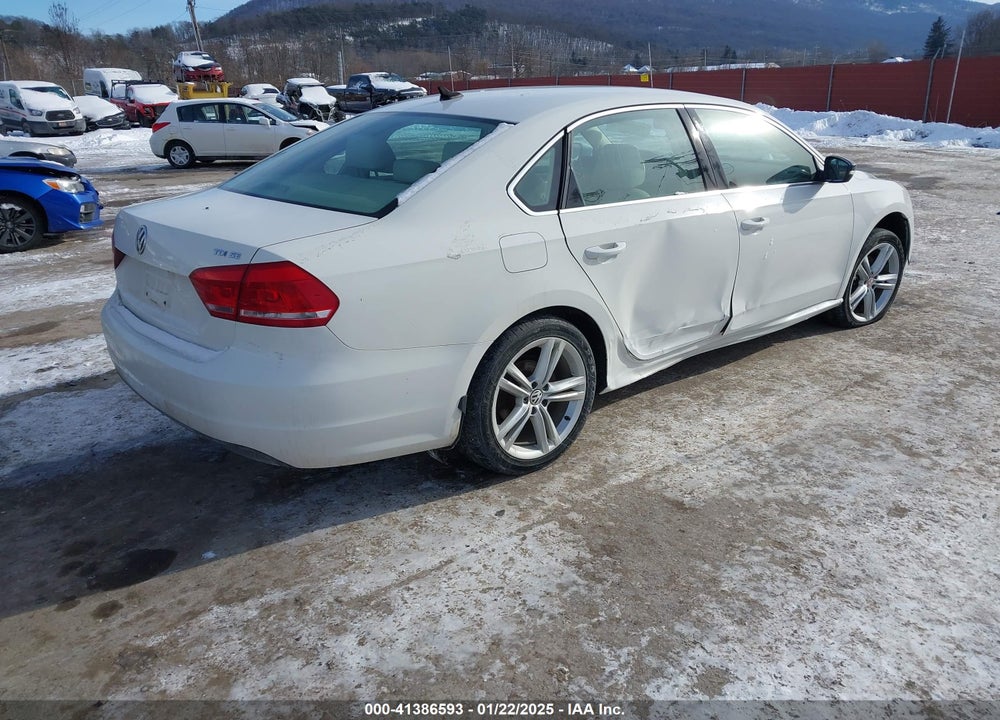 2015 VOLKSWAGEN PASSAT VIN: 1VWBV7A30FC013945