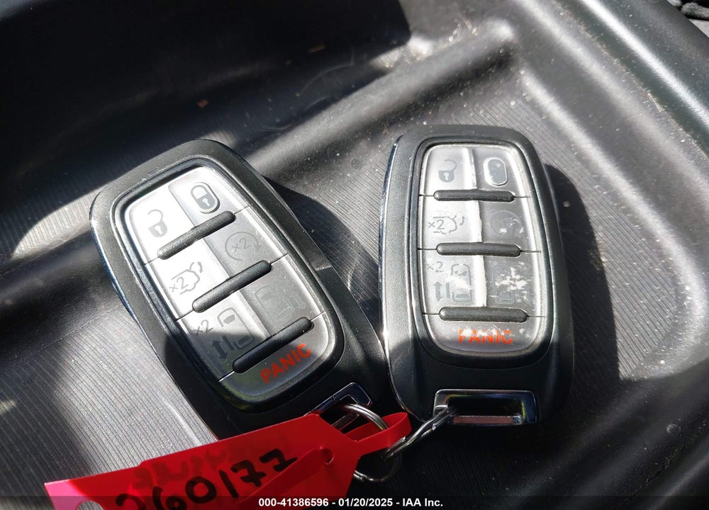 2020 CHRYSLER PACIFICA TOURING VIN: 2C4RC1FG8LR123340