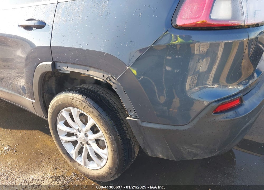 2019 JEEP CHEROKEE LATITUDE FWD VIN: 1C4PJLCB7KD396448