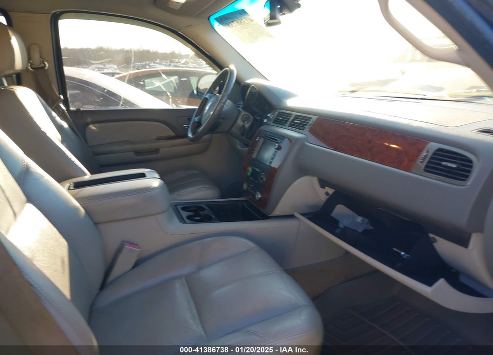 2007 CHEVROLET SUBURBAN 1500 LT VIN: 3GNFC16067G197963