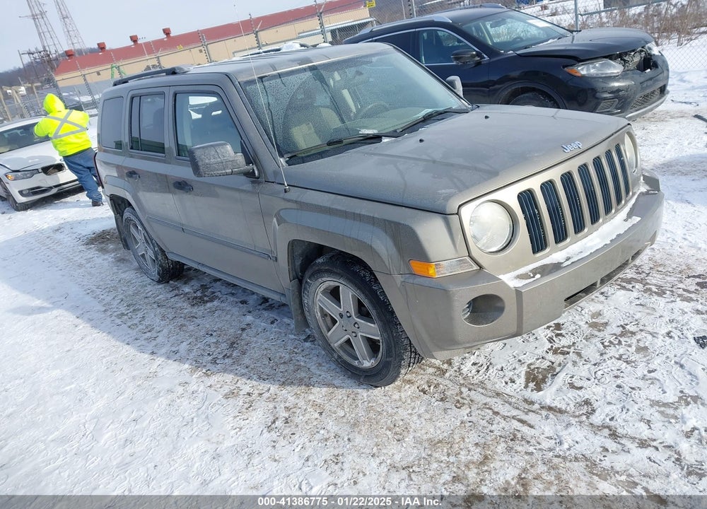 2008 JEEP PATRIOT SPORT VIN: 1J8FF28W68D572233