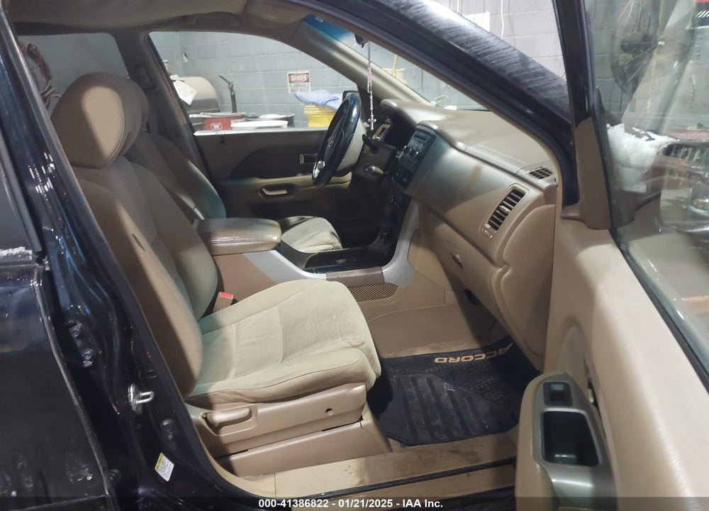 2006 HONDA PILOT EX VIN: 2HKYF18466H501517