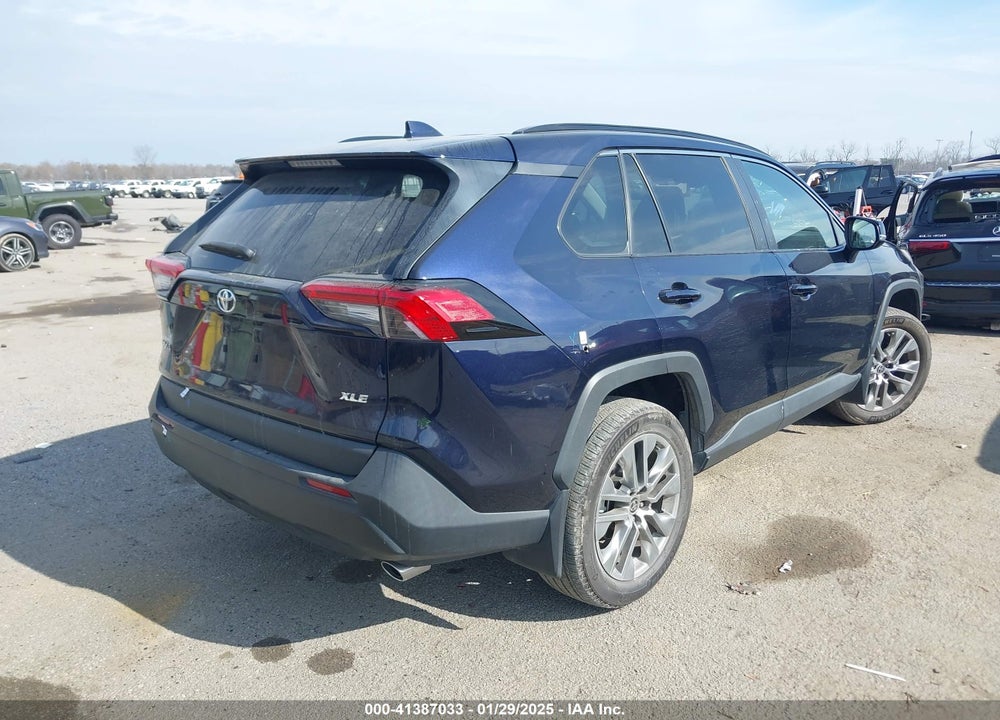 2022 TOYOTA RAV4 XLE PREMIUM VIN: 2T3C1RFV9NW224615