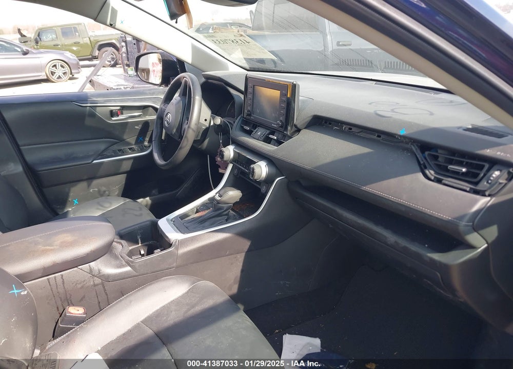 2022 TOYOTA RAV4 XLE PREMIUM VIN: 2T3C1RFV9NW224615