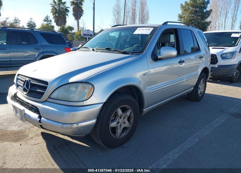 2000 MERCEDES-BENZ ML 320 VIN: 4JGAB54EXYA202721
