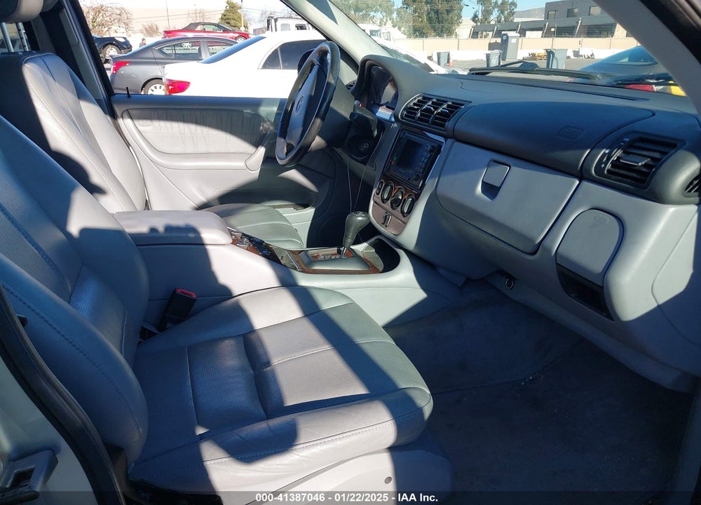 2000 MERCEDES-BENZ ML 320 VIN: 4JGAB54EXYA202721