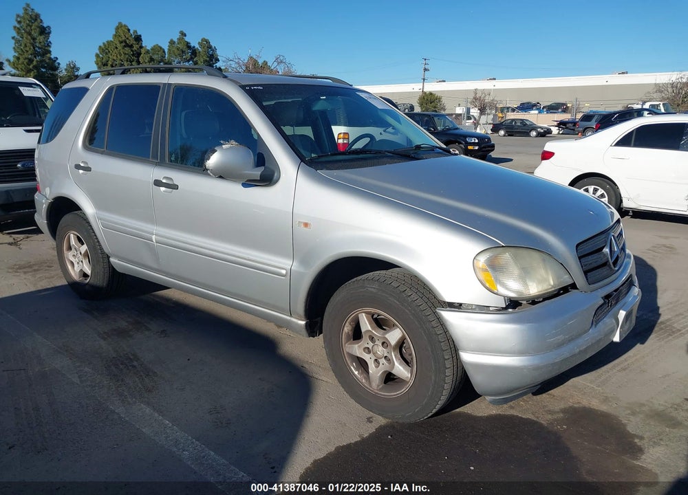 2000 MERCEDES-BENZ ML 320 VIN: 4JGAB54EXYA202721