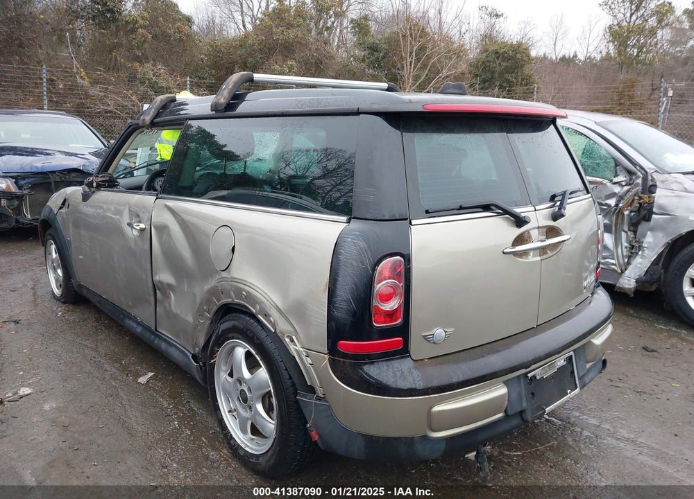 2011 MINI COOPER CLUBMAN VIN: WMWZF3C55BT188172
