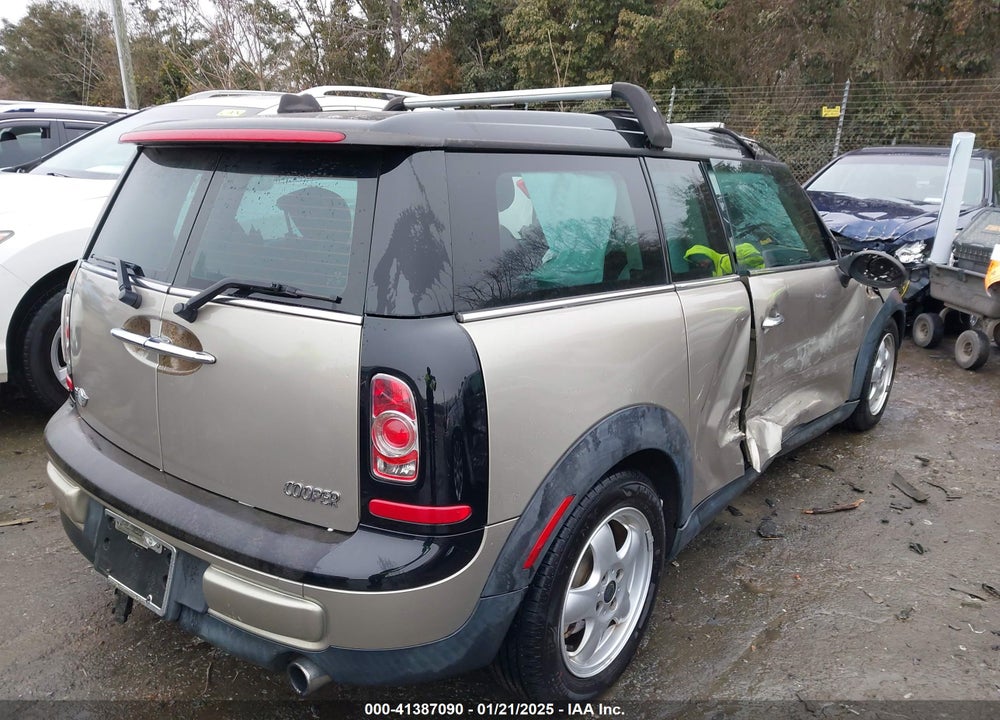 2011 MINI COOPER CLUBMAN VIN: WMWZF3C55BT188172