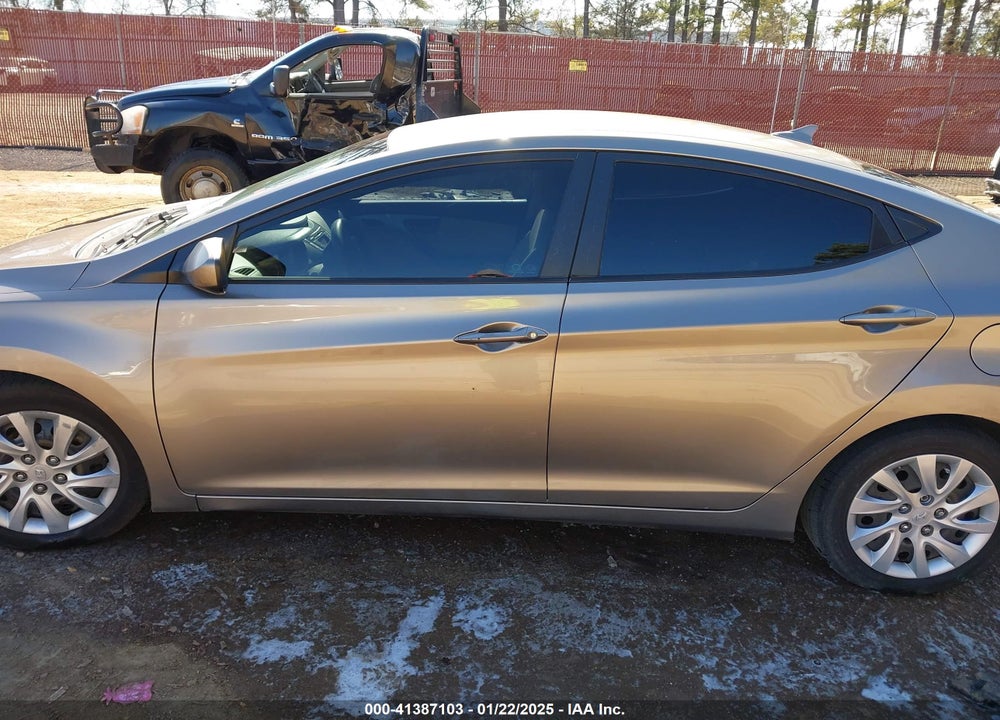 2012 HYUNDAI ELANTRA VIN: 5NPDH4AE3CH091803