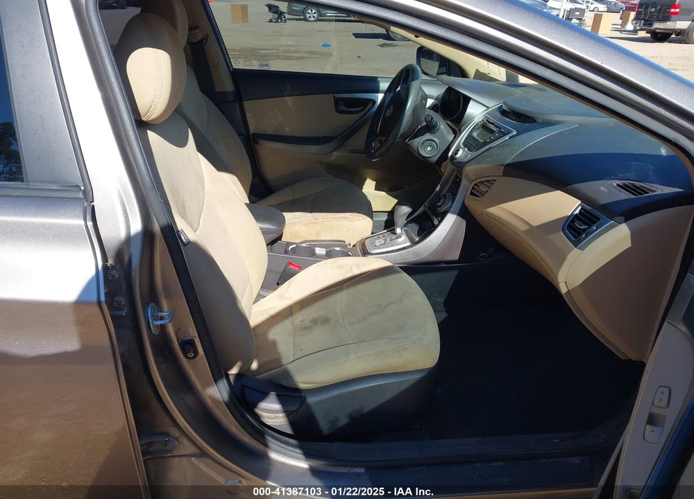 2012 HYUNDAI ELANTRA VIN: 5NPDH4AE3CH091803