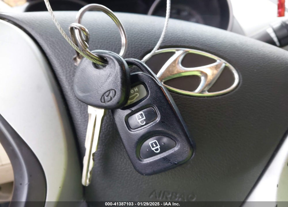 2012 HYUNDAI ELANTRA VIN: 5NPDH4AE3CH091803