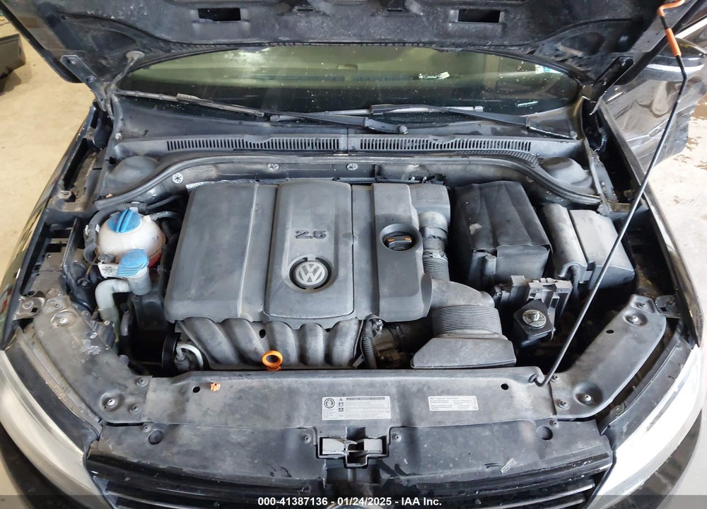 2013 VOLKSWAGEN JETTA VIN: 3VWLX7AJ1DM388042
