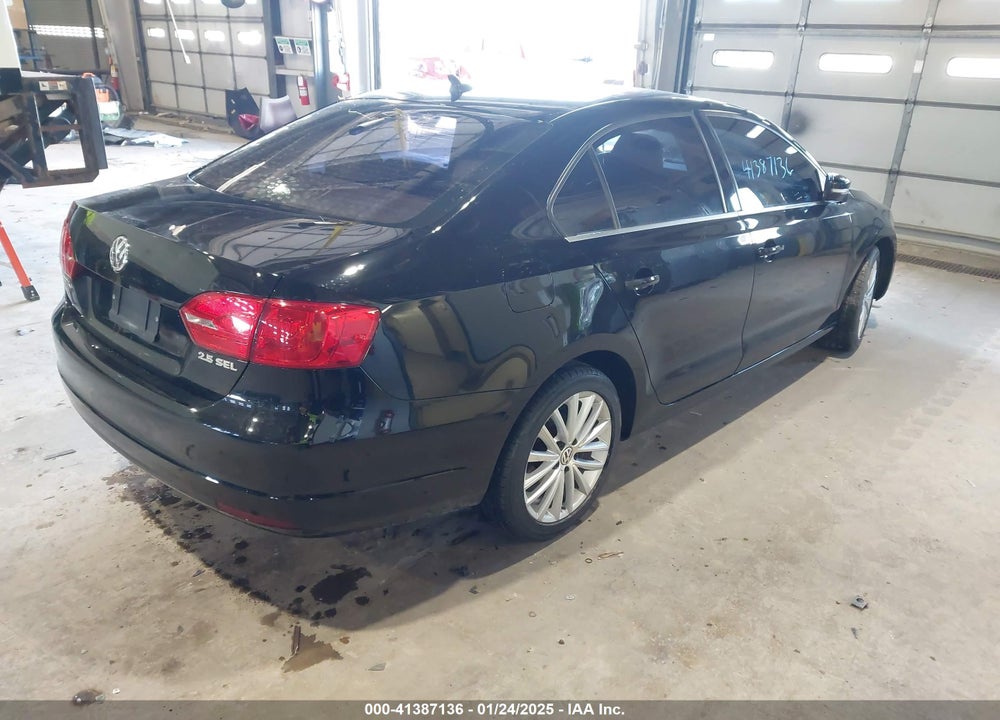 2013 VOLKSWAGEN JETTA VIN: 3VWLX7AJ1DM388042