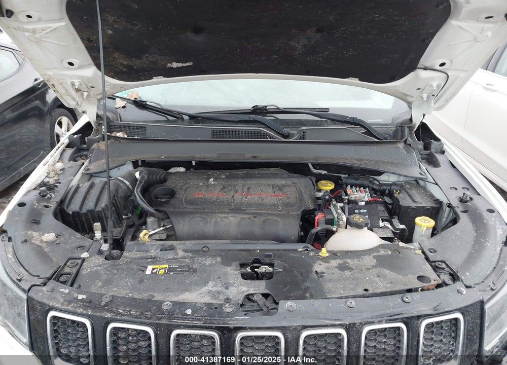 2018 JEEP COMPASS LATITUDE 4X4 VIN: 3C4NJDBB3JT307076