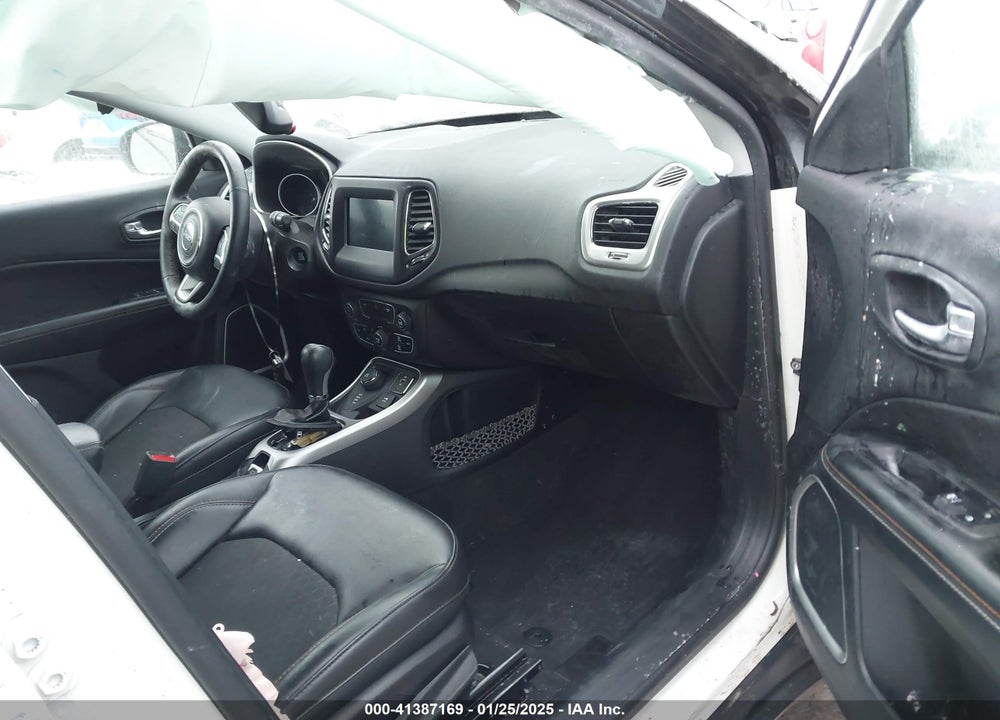 2018 JEEP COMPASS LATITUDE 4X4 VIN: 3C4NJDBB3JT307076