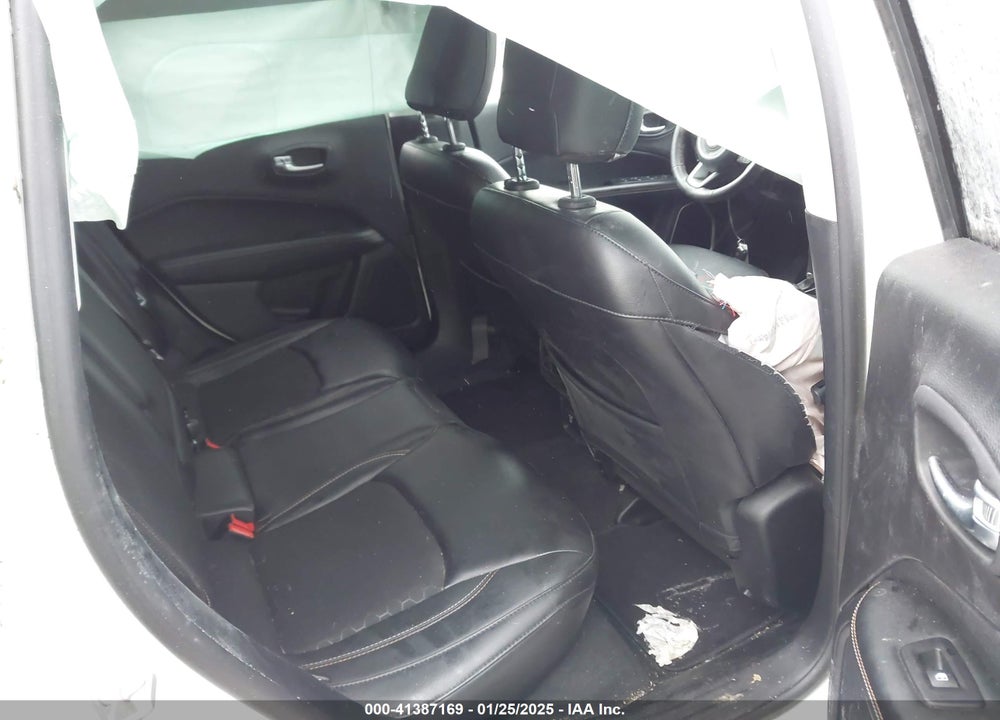 2018 JEEP COMPASS LATITUDE 4X4 VIN: 3C4NJDBB3JT307076
