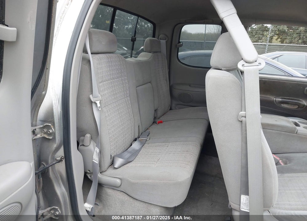 2004 TOYOTA TUNDRA SR5 V8 VIN: 5TBRT34124S451400