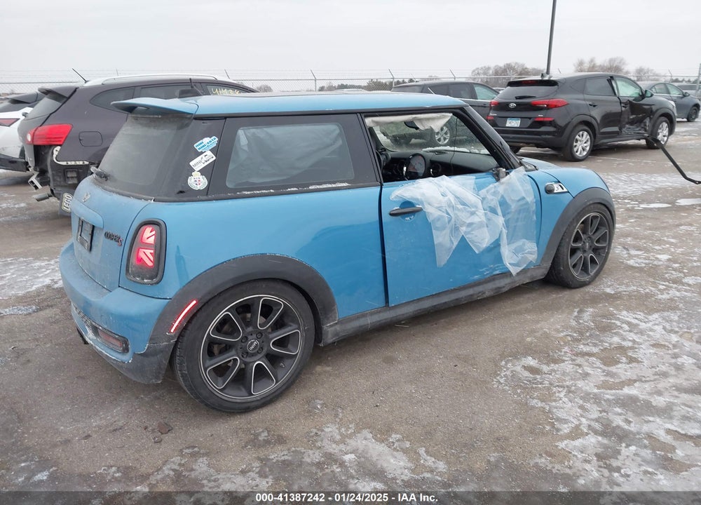 2013 MINI HARDTOP VIN: WMWSV3C55DT476085