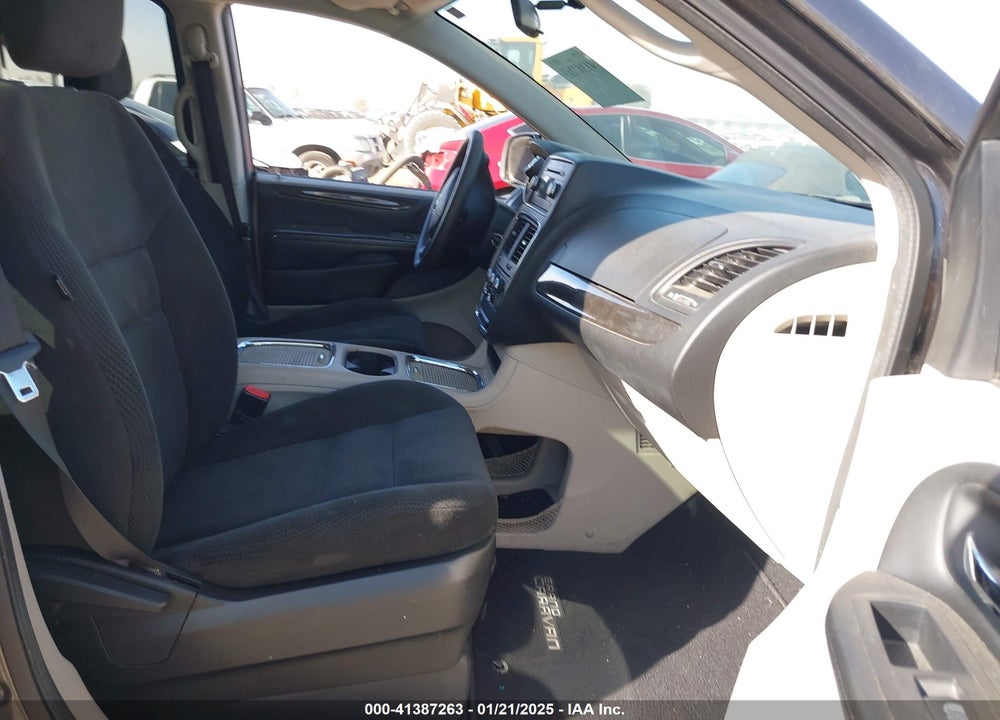 2016 DODGE GRAND CARAVAN SXT VIN: 2C4RDGCG1GR384013