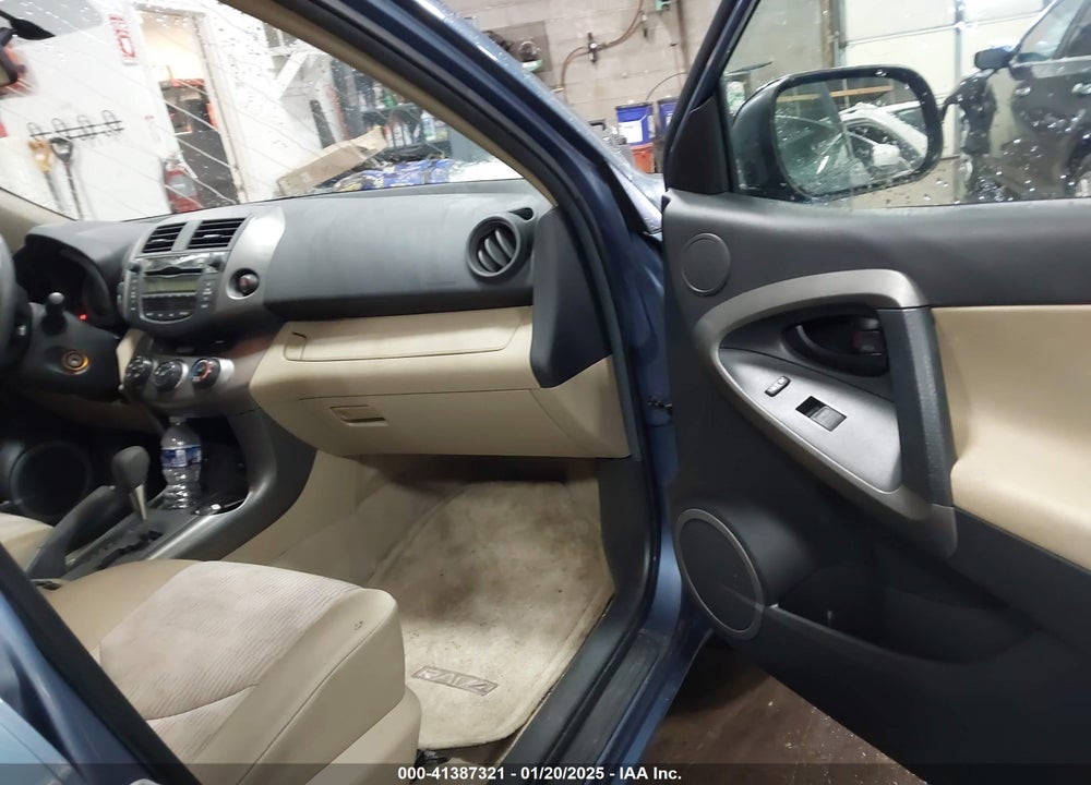 2011 TOYOTA RAV4 VIN: 2T3ZF4DV4BW090710