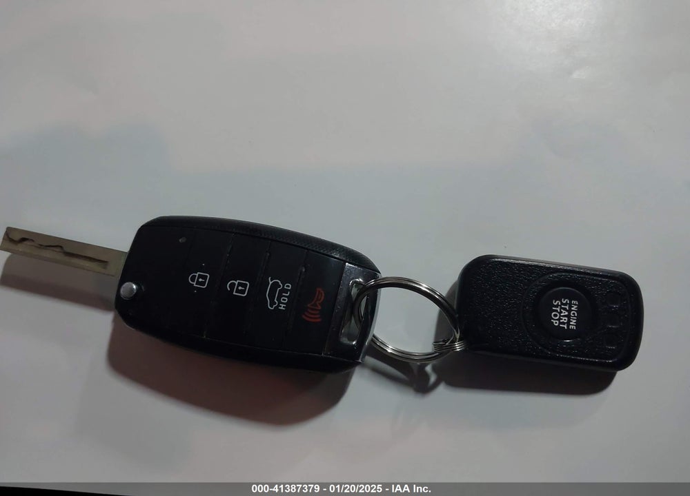 2017 KIA SORENTO 2.4L LX VIN: 5XYPGDA33HG271411