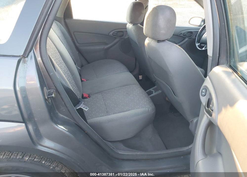 2004 FORD FOCUS ZX5 VIN: 3FAFP37Z24R115044