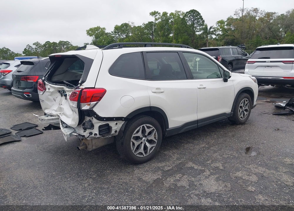 2023 SUBARU FORESTER PREMIUM VIN: JF2SKAEC4PH423558
