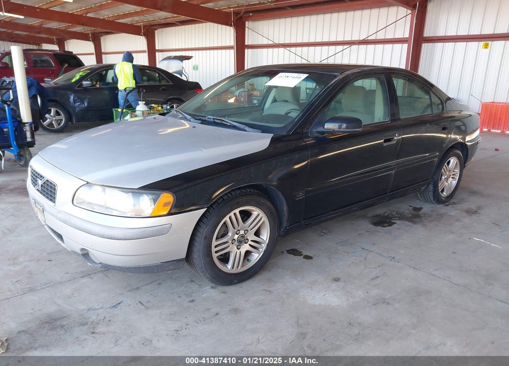 2005 VOLVO S60 2.5T VIN: YV1RS592252462178