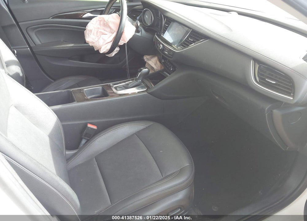 2018 BUICK REGAL SPORTBACK VIN: W04GP6SXXJ1124449
