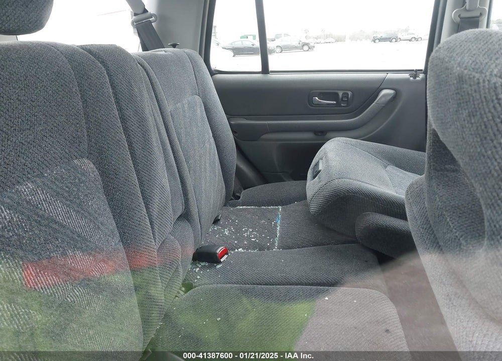 2000 HONDA CR-V EX VIN: JHLRD186XYS020852