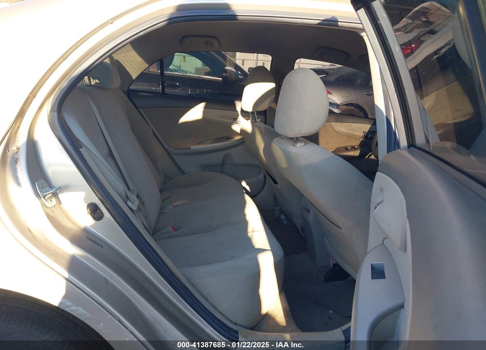 2010 TOYOTA COROLLA LE VIN: 2T1BU4EE8AC501802