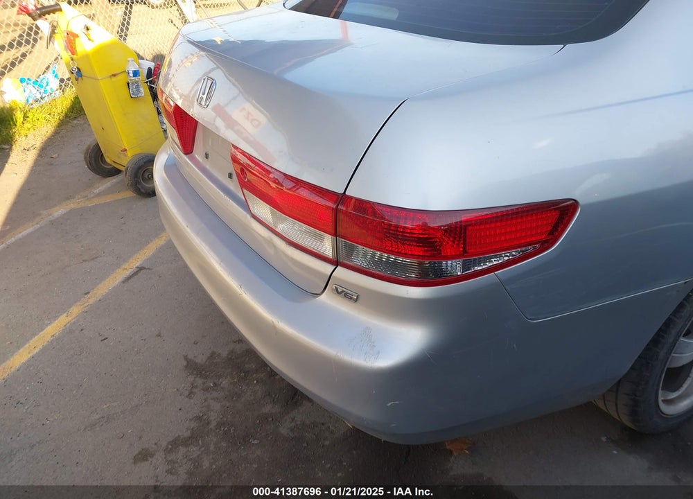 2004 HONDA ACCORD 3.0 EX VIN: 1HGCM66804A076997