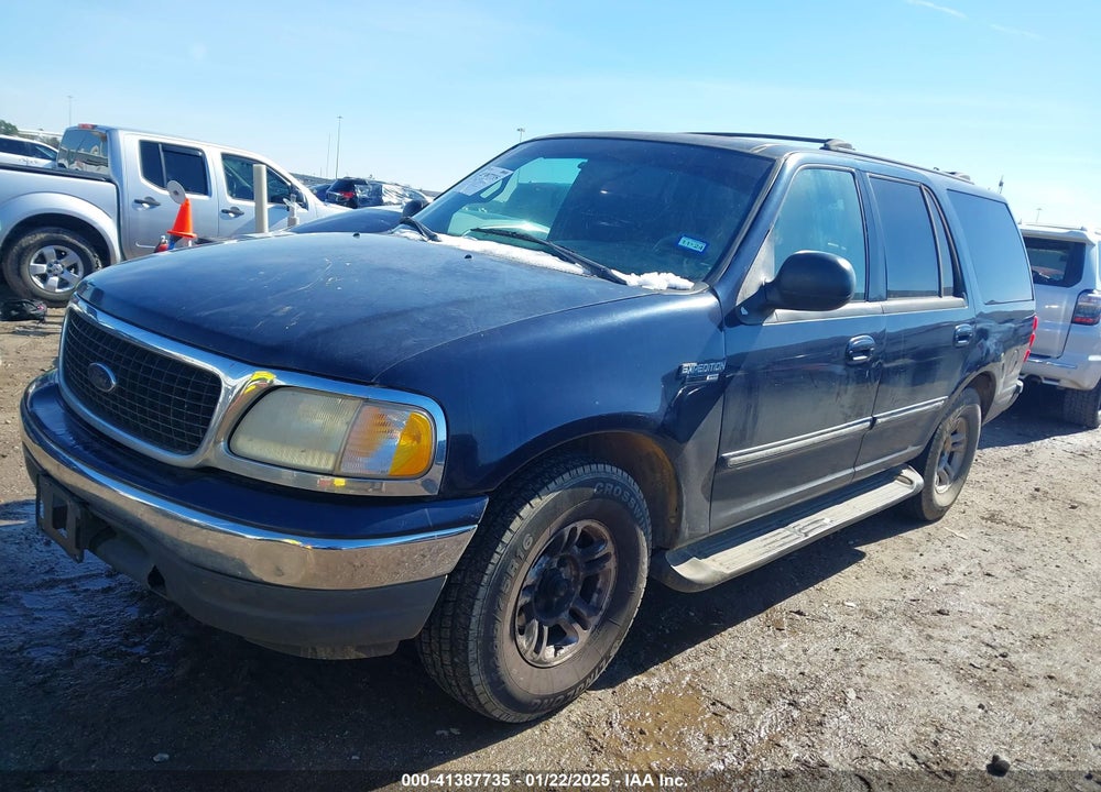2000 FORD EXPEDITION XLT VIN: 1FMRU15L5YLA24210