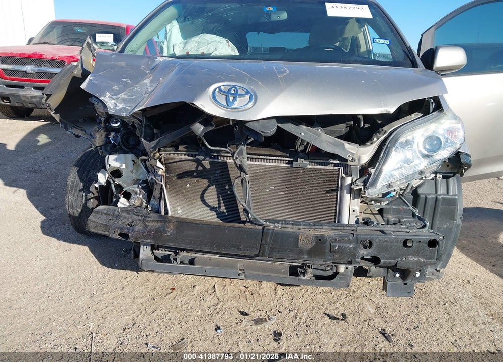 2015 TOYOTA SIENNA VIN: 5TDYK3DC8FS547056
