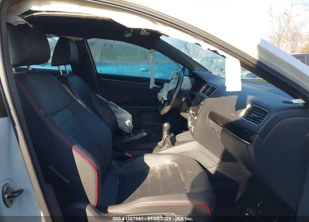 2014 VOLKSWAGEN JETTA VIN: 3VW5T7AJ2EM312965