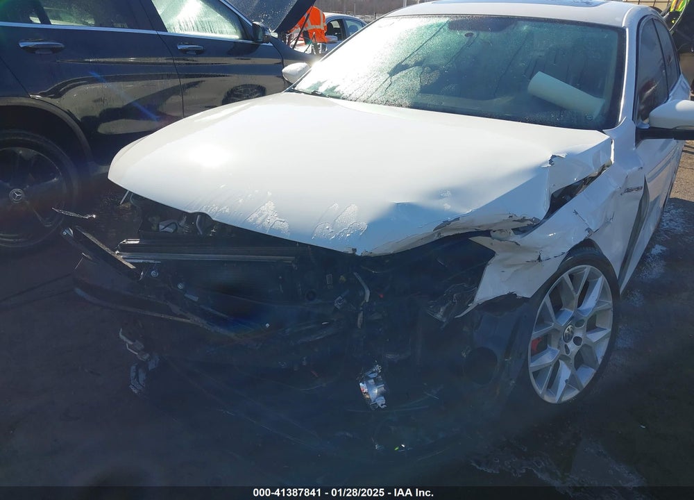 2014 VOLKSWAGEN JETTA VIN: 3VW5T7AJ2EM312965
