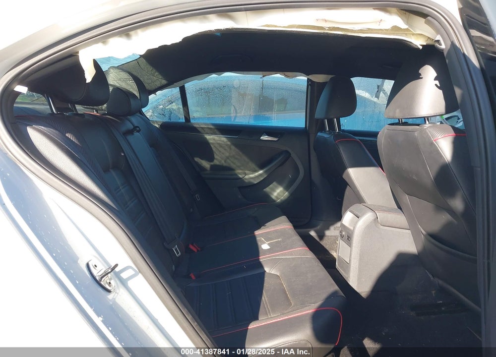 2014 VOLKSWAGEN JETTA VIN: 3VW5T7AJ2EM312965